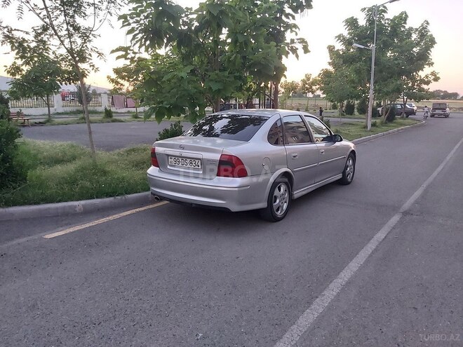Opel Vectra 2000, 250,000 km - 2.0 l - Qazax