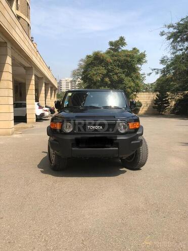 Toyota FJ Cruiser 2012, 70,000 km - 4.0 l - Bakı