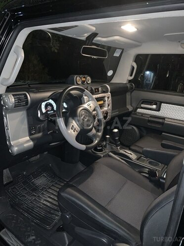 Toyota FJ Cruiser 2012, 70,000 km - 4.0 l - Bakı