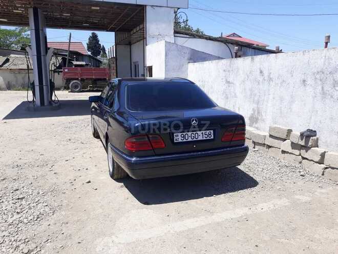 Mercedes E 230 1995, 258,000 km - 2.3 l - Lənkəran