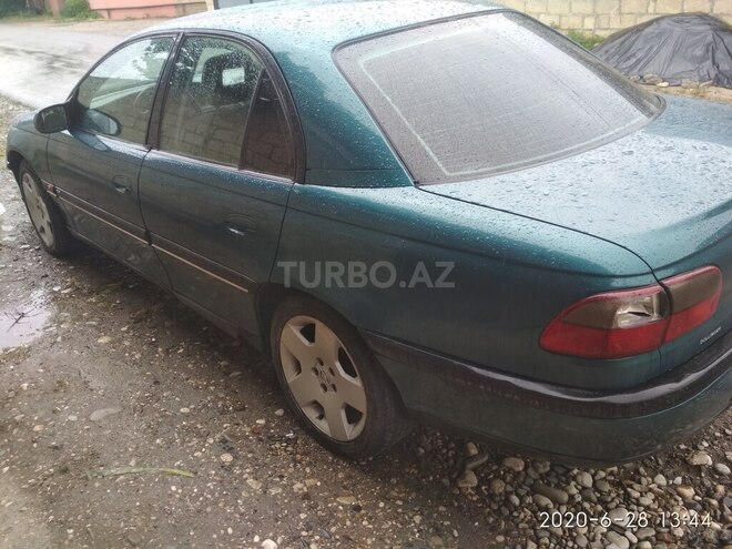 Opel Omega 1995, 325,000 km - 2.0 l - Qusar