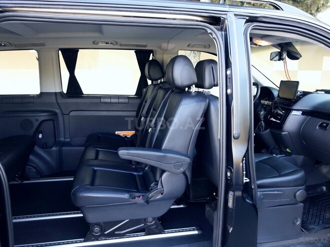Mercedes V 220 2011, 295,000 km - 2.2 l - Bakı