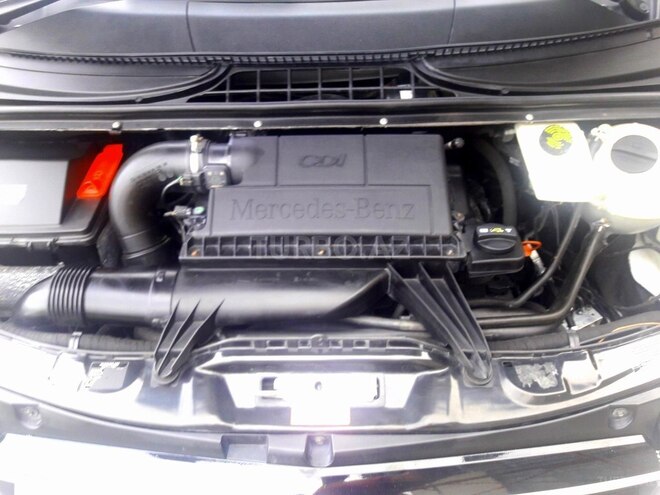 Mercedes V 220 2011, 295,000 km - 2.2 l - Bakı