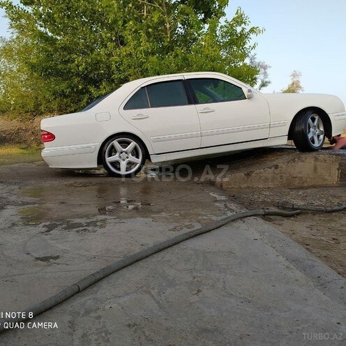 Mercedes E 320 2000, 196,000 km - 3.2 л - Şirvan