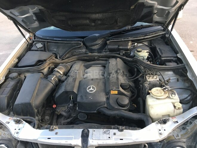 Mercedes E 240 1999, 265,000 km - 2.4 л - Kürdəmir