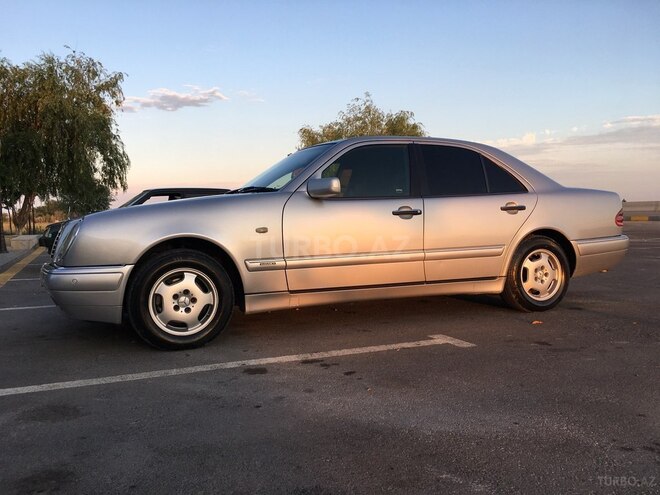 Mercedes E 240 1999, 265,000 km - 2.4 л - Kürdəmir