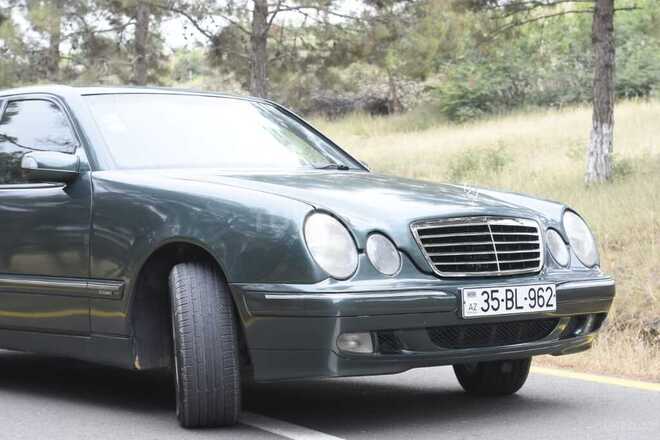 Mercedes E 220 2000, 200,000 km - 2.2 l - Qazax