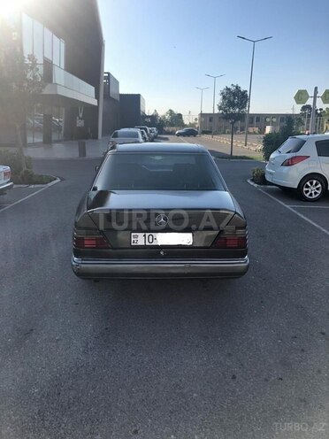 Mercedes E 200 1991, 318,000 km - 2.0 л - Bakı