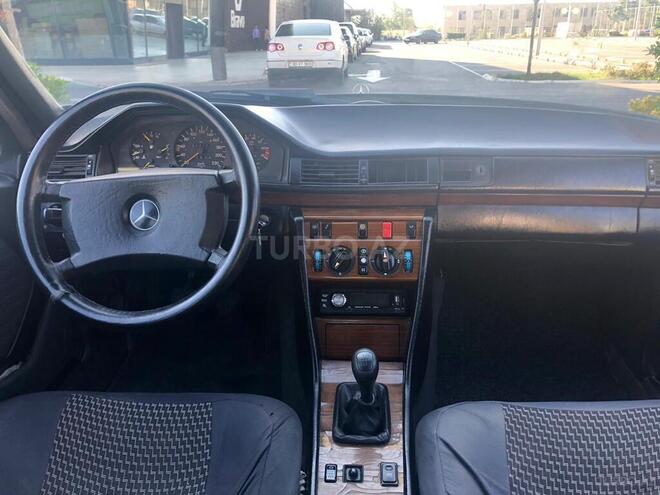 Mercedes E 200 1991, 318,000 km - 2.0 л - Bakı