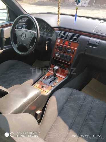 Mercedes E 230 1996, 420,000 km - 2.3 l - Göyçay
