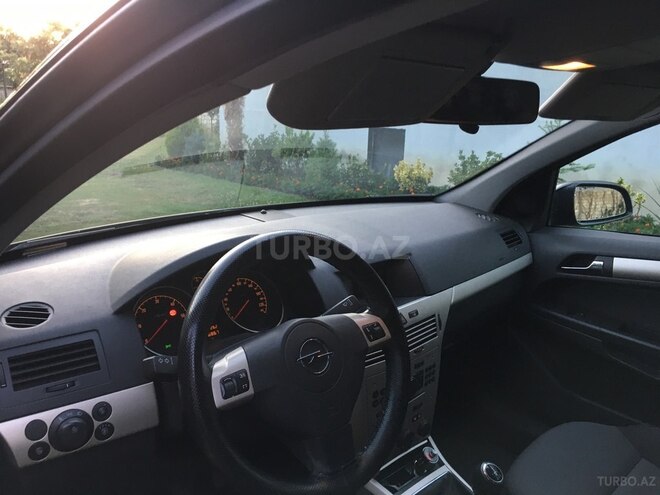 Opel Astra 2008, 168,000 km - 1.3 l - Zaqatala