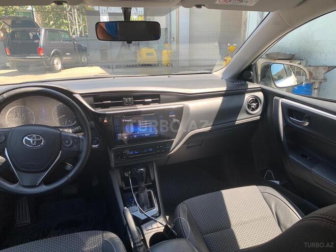 Toyota Corolla 2017, 63,000 km - 1.6 l - Gəncə