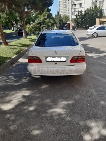 Mercedes E 240 2001, 259,800 km - 2.6 l - Ağsu