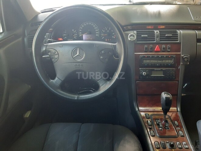 Mercedes E 240 2001, 259,800 km - 2.6 l - Ağsu