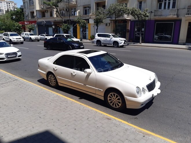 Mercedes E 240 2001, 259,800 km - 2.6 l - Ağsu