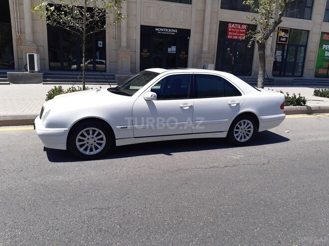 Mercedes E 240 2001, 259,800 km - 2.6 l - Ağsu