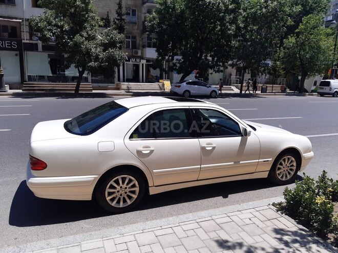 Mercedes E 240 2001, 259,800 km - 2.6 l - Ağsu
