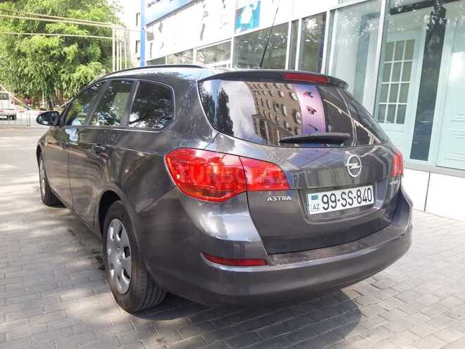 Opel Astra 2011, 117,000 km - 1.4 l - Bakı