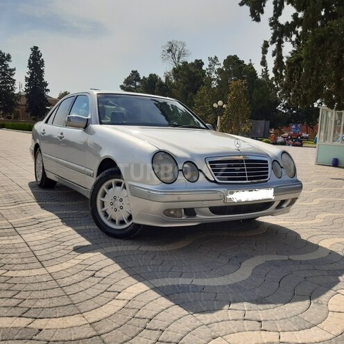 Mercedes E 220 2000, 305,000 km - 2.2 l - Gəncə