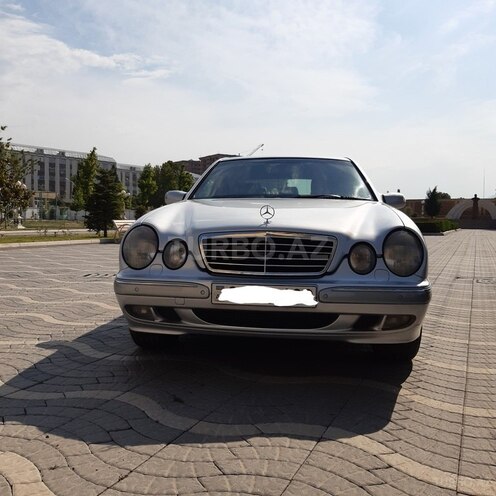 Mercedes E 220 2000, 305,000 km - 2.2 l - Gəncə