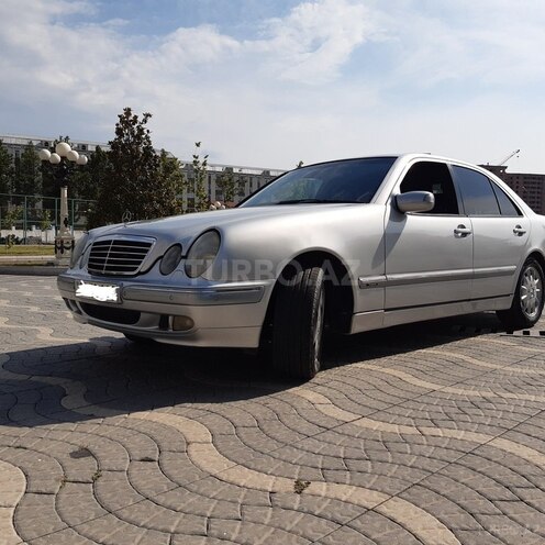 Mercedes E 220 2000, 305,000 km - 2.2 l - Gəncə