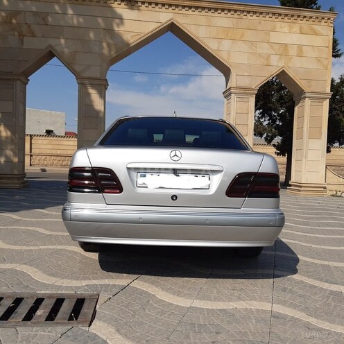Mercedes E 220 2000, 305,000 km - 2.2 l - Gəncə