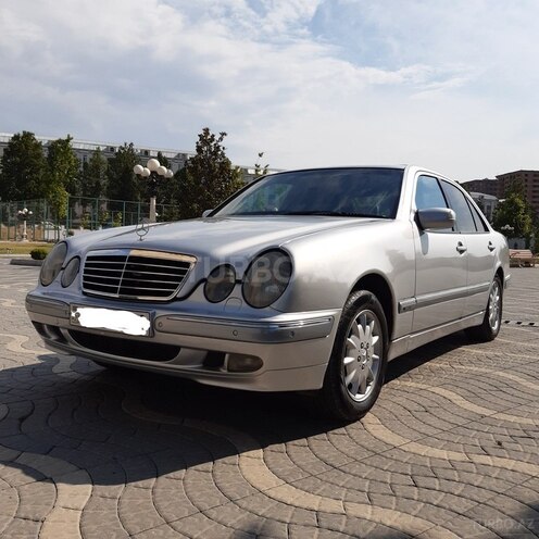Mercedes E 220 2000, 305,000 km - 2.2 l - Gəncə