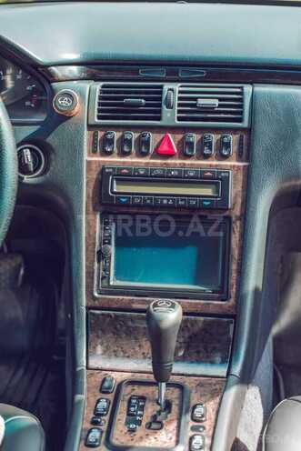 Mercedes E 220 2000, 305,000 km - 2.2 l - Gəncə