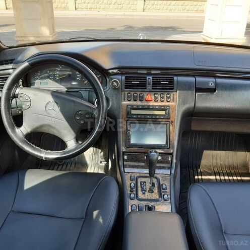 Mercedes E 220 2000, 305,000 km - 2.2 l - Gəncə