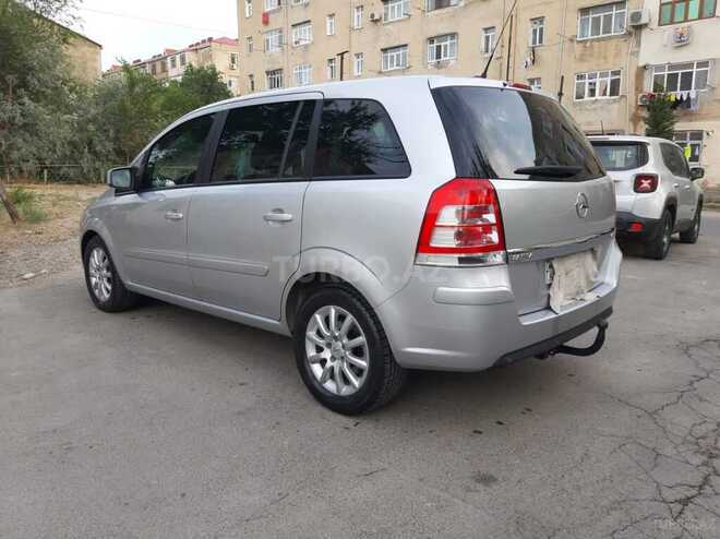 Opel Zafira 2009, 204,540 km - 1.9 l - Xırdalan