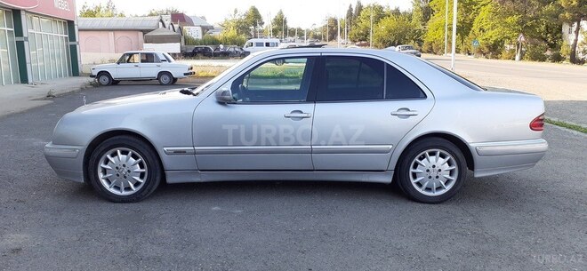 Mercedes E 270 1999, 383,633 km - 2.7 l - Qazax