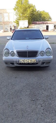 Mercedes E 270 1999, 383,633 km - 2.7 l - Qazax