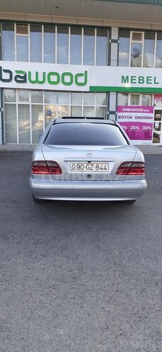 Mercedes E 270 1999, 383,633 km - 2.7 l - Qazax