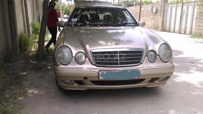 Mercedes E 220 2001, 296,000 km - 2.2 l - Bakı