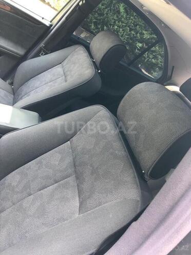 Mercedes E 320 2000, 194,000 km - 3.2 l - Bakı