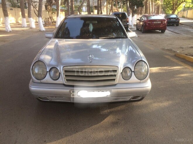 Mercedes E 220 1997, 368,000 km - 2.2 l - Sumqayıt
