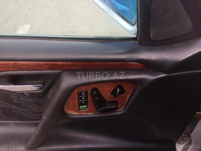 Mercedes E 220 1997, 368,000 km - 2.2 l - Sumqayıt