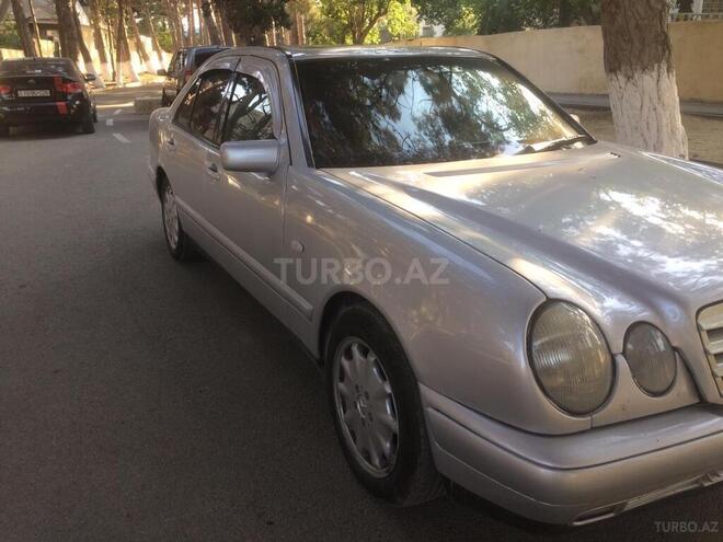 Mercedes E 220 1997, 368,000 km - 2.2 l - Sumqayıt