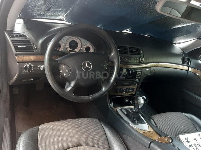 Mercedes E 220 2005, 229,000 km - 2.2 l - Bakı