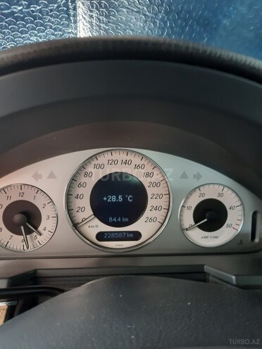 Mercedes E 220 2005, 229,000 km - 2.2 l - Bakı