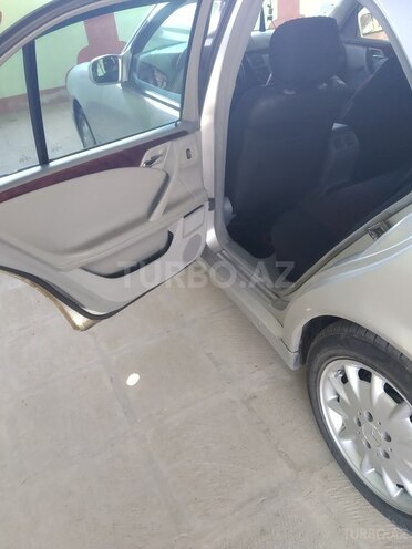 Mercedes E 240 2000, 360,000 km - 2.4 l - Salyan