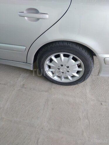Mercedes E 240 2000, 360,000 km - 2.4 l - Salyan