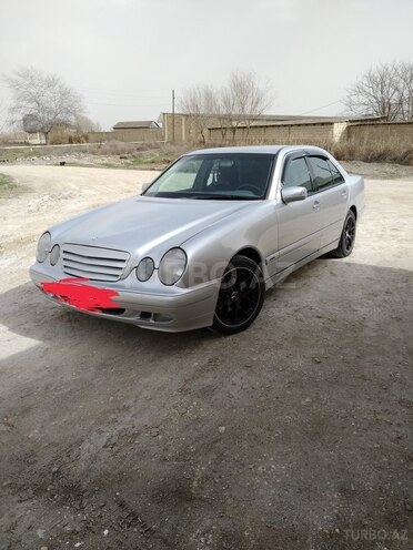 Mercedes E 240 2000, 360,000 km - 2.4 l - Salyan