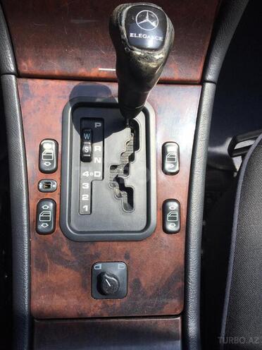Mercedes E 230 1996, 300,000 km - 2.3 l - Bakı