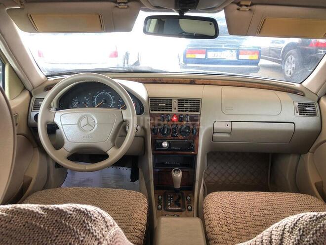 Mercedes C 230 1999, 232,000 km - 2.3 l - Bakı