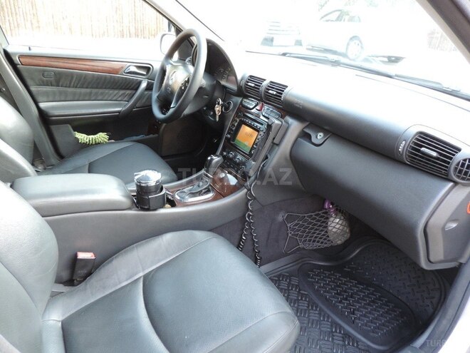 Mercedes 200 2001, 244,000 km - 2.0 l - Bakı