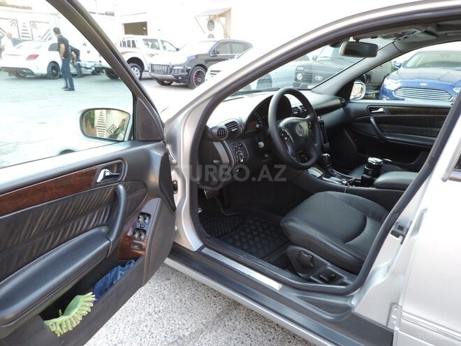 Mercedes 200 2001, 244,000 km - 2.0 l - Bakı