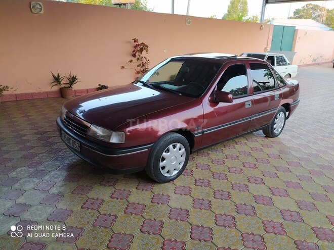 Opel Vectra 1991, 228,000 km - 2.0 l - Qazax