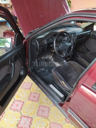 Opel Vectra 1991, 228,000 km - 2.0 l - Qazax