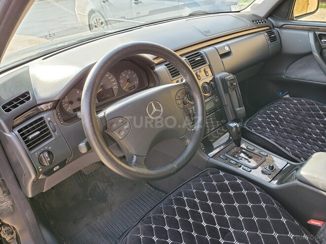 Mercedes E 220 2000, 245,000 km - 2.2 l - Bakı